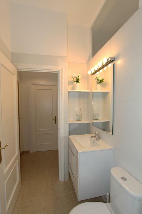 Apartamento Ollerias Malaga Luaran gambar