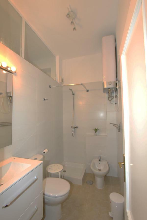 Apartamento Ollerias Malaga Luaran gambar